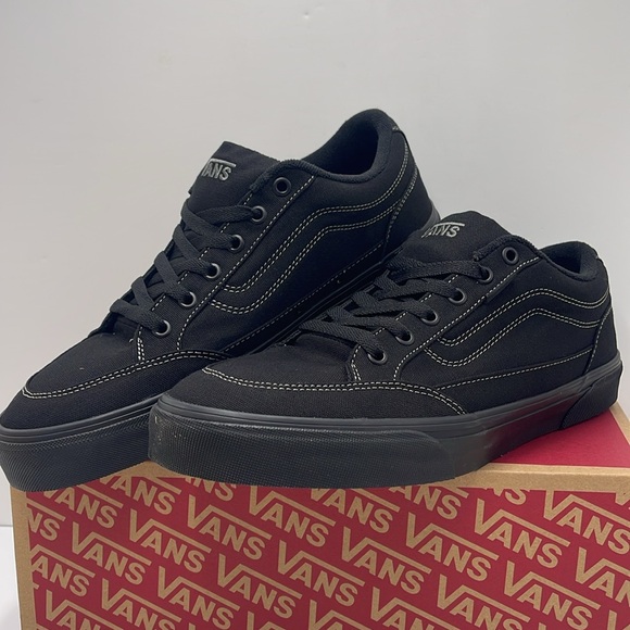 Vans Men’s Bearcat (Canvas) Black/Black
VN000DT2186
Sneakers - Picture 4 of 16